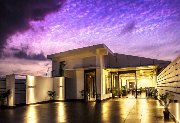 J Hotel